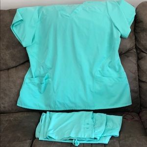 Barco One Scrub Set size 3x. Mint green color.